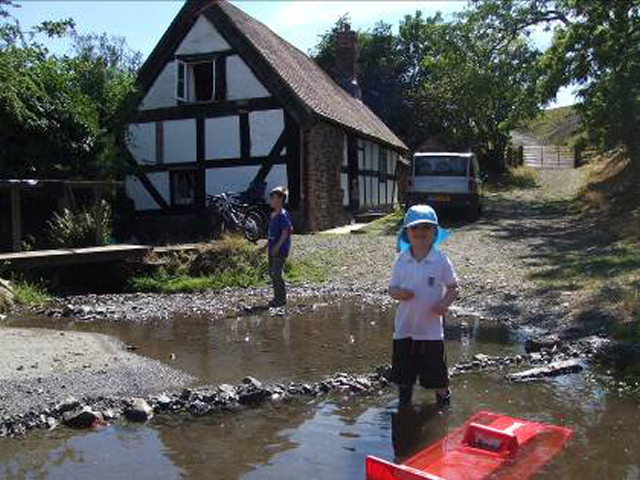 brookside-little-stretton-07