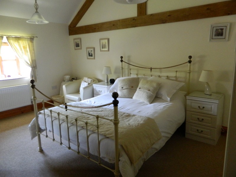 north-suite-double-bed